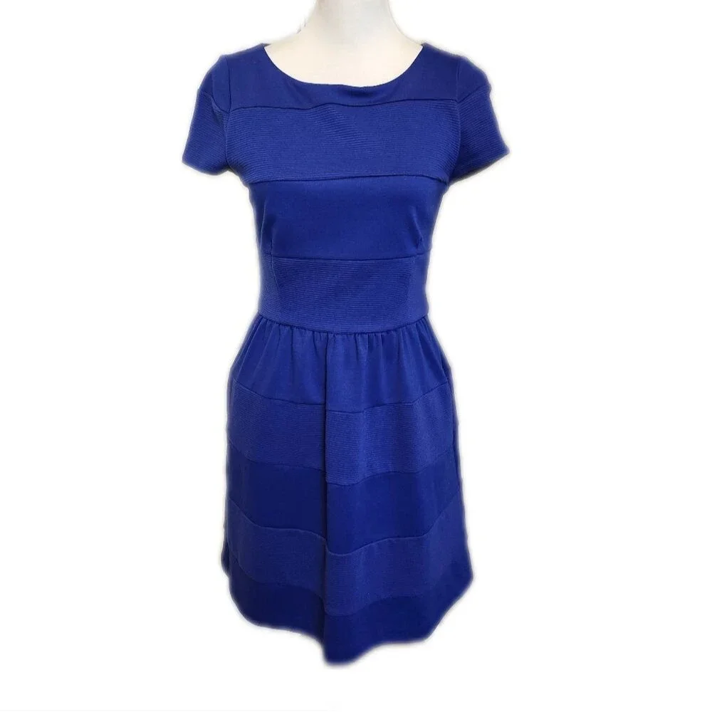 Elle royal blue short-sleeve back zip dress, textured  - 4